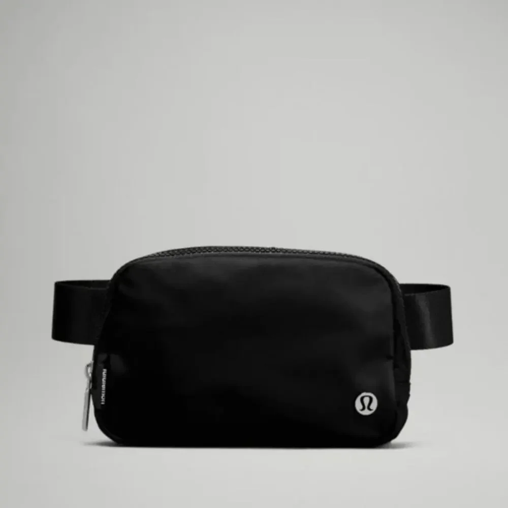 NWT Lululemon Everywhere Belt Bag 1L - Black OS - Picture 1 of 7
